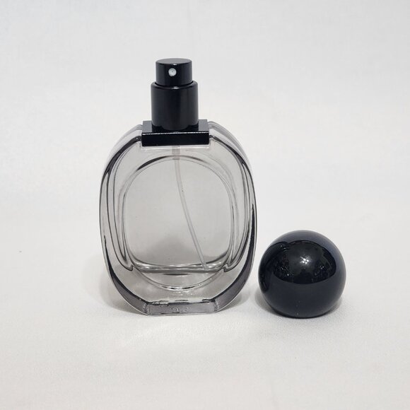 Brand New Fancy Black easy Refillable Glass Bottle, 1.0 oz / 50 ml Spray - Picture 3 of 4